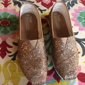 Rose Gold Toms Glitter Lace Classics NWOT Size 9